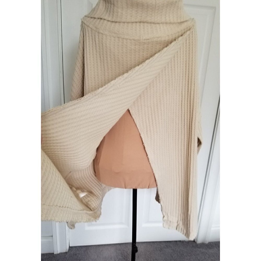 Free People Juicy Long Sleeve Stone Cold Beige Waffle Knit Cowl Neck Size M - Picture 4 of 9